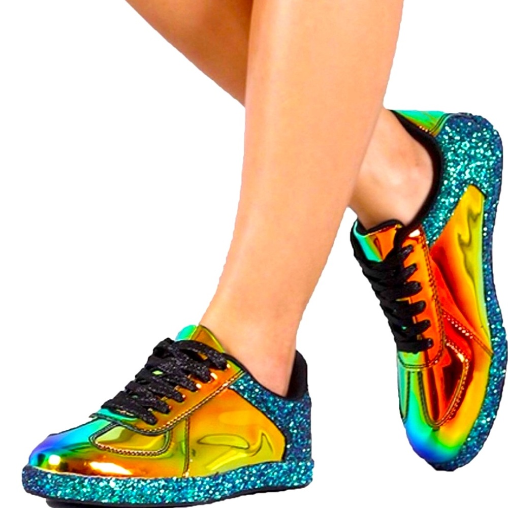 Qupid women’s 🌈 hologram lace up Glitter sneakers in size 6 /7